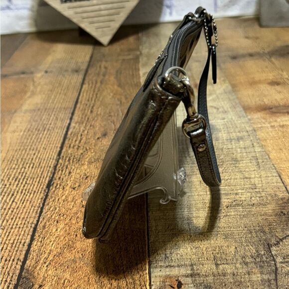 Coach Metallic Leather Pleated Medium Wristlet Clutch Silver/Pewter - Picture 4 of 14